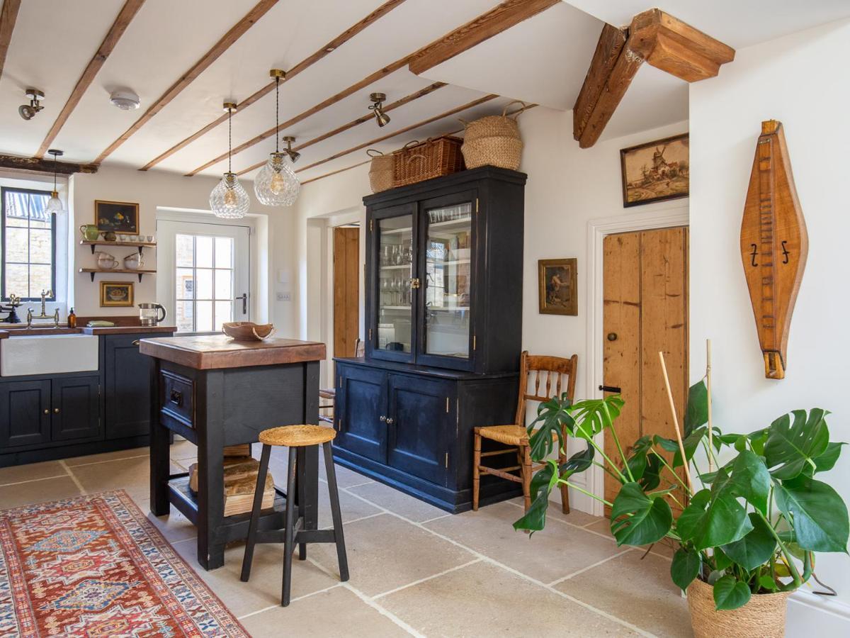 Little Oakley Cottage Sandford St Martin Exterior photo